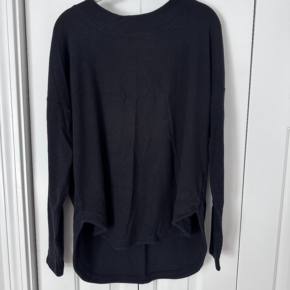 Athleta Open-Back Long Sleeve T-Shirt | L
